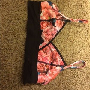 Super cute sports bra like new!!!